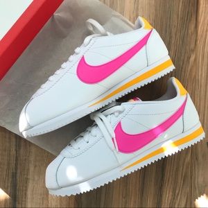 Nike Shoes - Nike classic cortez Nike Shoes - Nike classic cortez